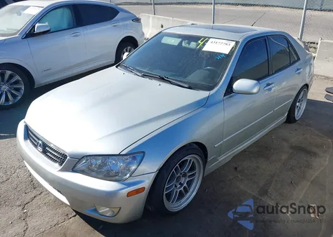 2003 Lexus Is 300 Base W/5-Speed Manual из США, поврежденный, VIN JTHBD192530071401